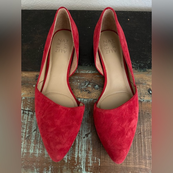 Women’s Naturalizer Suede Samantha Suede Cut Out Flats | Size 9 - Picture 3 of 6